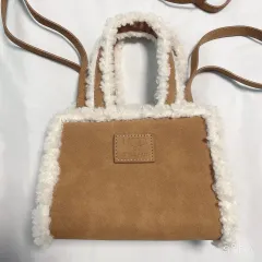 UGG x Telfar コラボ ファー トートバッグのサムネイル