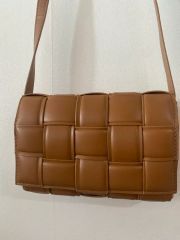 CHRISTI AN VILLA インチャートレート バック グレージュ - メルカリ