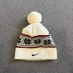226 NIKE ボンボンビーニー