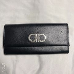 未使用級】サルヴァトーレフェラガモ 長財布 ラウンドジップ