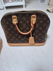 最新現行】Louis Vuitton マルチカラー レッド ネクタイ VLロゴ - メルカリ