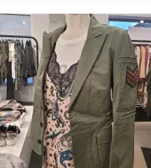 ZADIG&VOLTAIRE ザディグ・エ・ヴォルテール パッチ マウンテンパーカー ジャケット 66 77 サイズ 新品 正規品のサムネイル