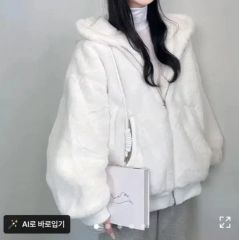 andwang Kirakira 2way fur zip up White - メルカリ
