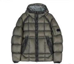 Ryou42様専用 stone island ダウン 3house着用 同型同色 - メルカリ
