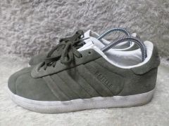adidas GAZELLE GX2209 23.5cm カーキスニーカー - メルカリ