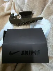 スキムズ X NIKE バンスクリップのサムネイル