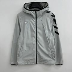 BY THREE ウィンドブレーカー フード付き Lサイズ - メルカリ