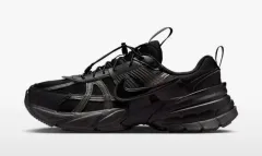 1回着用 NIKE V2K RUN レディース ブラック 260