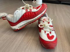 NIKEエアマックス2013 27.0cm ユニバーシティレッド - メルカリ