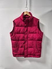 *送料無料※メルカリshop取引では対象外* Abercrombie アバクロンビー DARK レッド ダウン ベスト L サイズ (状態A級)のサムネイル