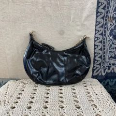 DSQUARED2 レザーショルダーバッグ archive ブラック - メルカリ