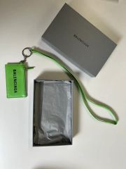BALENCIAGA カードケース ネックストラップ付 グリーン - メルカリ