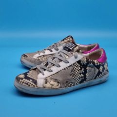 新品 スターウォーズ スニーカー 靴 白NIKE adidas グローグー 24 