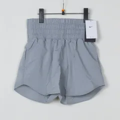S NIKE ONE ドライフィット ミッド ライズ 3インチ ハーフパンツ