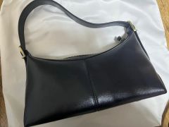 未使用 ST. AGNI セントアグニ レザー ショルダーバッグ 肩がけ 黒 