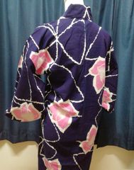 リッチな体型の方におすすめ USED 紺 がく紫陽花ふうの花柄 有松絞り