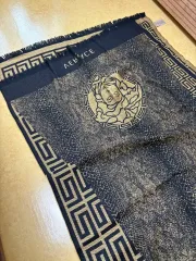 ヴェルサーチェ マフラーのサムネイル