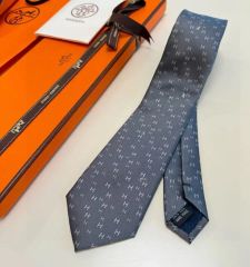 エルメス HERMES ネクタイ 箱・ポケットチーフ付き - メルカリ