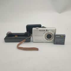 【美品】CASIO デジタルカメラ EXILIM EX-Z600 シルバー Amazon.co.jp: CASIO デジタルカメラ EXILIM ZOOM EX-Z600 シルバー