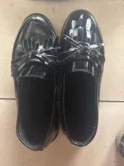 ブラックエナメル リー ローファー靴
