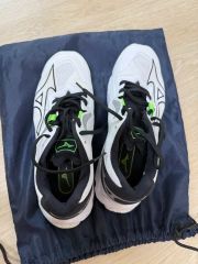 Mizuno バレーボールシーズ ウェーブライトニングハイカット26センチ