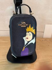 き*こ様 Disney×COACH ヴィランズ リストレット 白雪姫の魔女 Disney×COACH ヴィランズ リストレット 白雪姫の魔女 - メルカリ