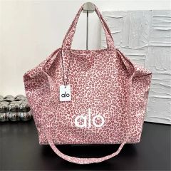 新品 alo yoga レオパード柄 トートバッグ エコバッグ - メルカリ