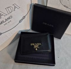 値下中→PRADA ブラック 二つ折り Re-Nylonシリーズ(1MV204） - メルカリ