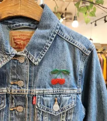 LEVI'S リーバイス さくらんぼ 刺繍 デニム ジャケットのサムネイル