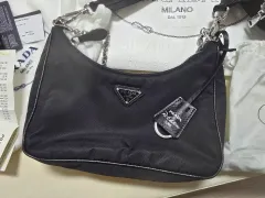 プラダ リーエディション 2005 テスート HOBO BAG (百貨店購入)