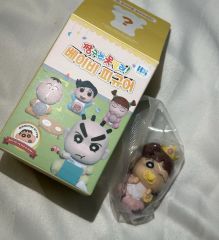 クレヨンしんちゃん ベイビーしんちゃん みさえ 缶バッジ - メルカリ