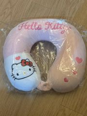 HELLO KITTY JISOO ハローキティ ジス ネックピロー - メルカリ