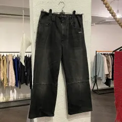 オフホワイト クロップド デニムパンツのサムネイル