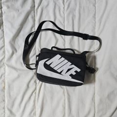 NIKE シューボックス バッグ 12L DQ5592-010 未使用 タグ付 - メルカリ