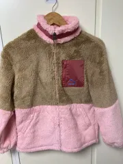 プーマ ピンク バイカラー フリースジャケット 150サイズ 新品