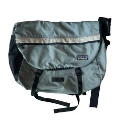 LLBean メッセンジャーバッグ timbuk2 - メルカリ