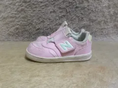 135 ニューバランス 300 ピンク スニーカー キッズ 子供靴 ジュニア