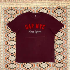 GAP NEW YORK スペルプリンティング バーガンディ 半袖Tシャツ メンズL