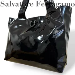 ☆★Salvatore Ferragamo　サルヴァトーレフェラガモ ★トートバッグ　ガンチーニ　肩掛け　エナメル　ブラック　ロゴ　大きめ　A4サイズ収納可能★♯2532