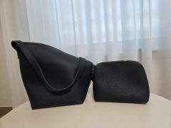 ☆未使用☆LAUGOA New Classical Padded Bag M - メルカリ