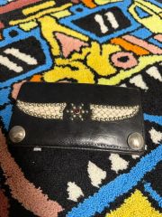 HTCターコイズ スタッズ ブラック レザー 長財布 - メルカリ
