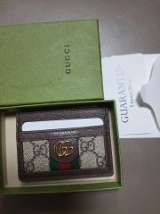 新品 未使用 GUCCI GGスプリーム 手帳型 iPhone15用 ベージュ - メルカリ