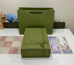 グッチ バッグボックス (27.5x36x12) + バインダー リフィル + リボン + お買い物バッグ