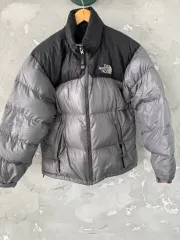 THE NORTH FACE ザノースフェイス ヌプシ 700 ダウン グレー/ブラック Mのサムネイル