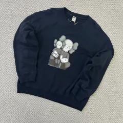 L ユニクロ KAWS グラフィック スウェットシャツ 0423D