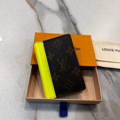 Louis VuittonモノグラムカードケースM82547未使用に近い箱袋付き 
