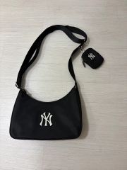 Club Hers Boston Bag - メルカリ