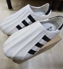 adidas 黒 UK9.5 アディフォーム Adifom SST 箱無し - メルカリ