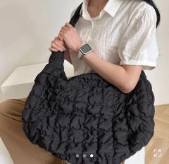 HOBIトートバッグ バケツ型 ハート模様 黒 ナイロン ハンドバッグ 