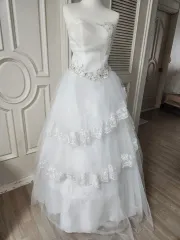 出品)ウェディングドレス出品 卒業写真ドレス